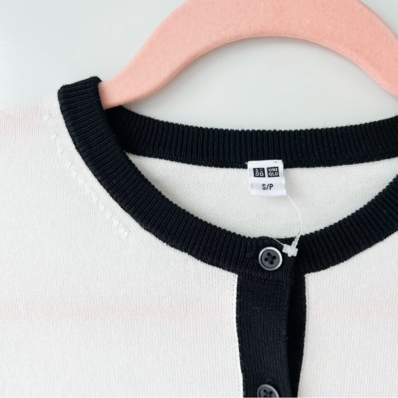 Uniqlo white and black crewneck cardigan - Picture 3 of 11